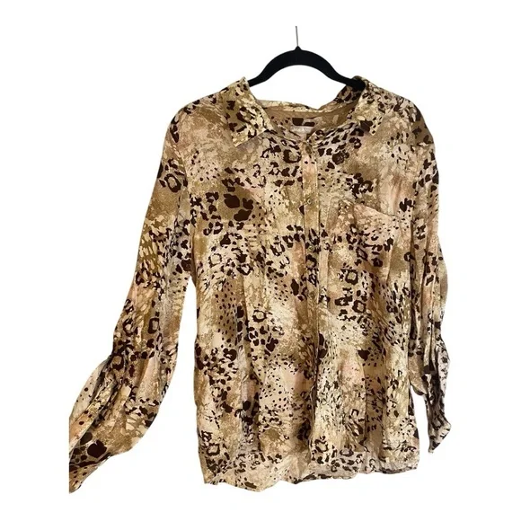 White Stag Leopard Print Women's Button Down Top - Picture 3 of 6